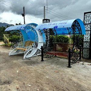 Banc balançoire en fer forgé de qualité supérieure avec un design métallique élégant pour la décoration de jardin, de patio et de complexe hôtelier en extérieur, avec une finition durable - Product Image 4