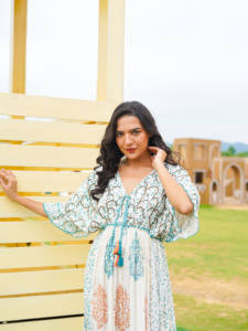 Robe longue mi-longue indienne faite main en dentelle, motif floral blanc, style bohème, pour invitée de mariage, en coton fluide, lavable, coupe trapèze, tenue de villégiature - Product Image 2