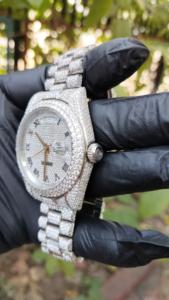 นาฬิกาข้อมือผู้ชายอัตโนมัติแบบกำหนดเอง 'Iced Out' ประดับเพชร VVS มอยส์ซาไนต์ ตัวเรือนสแตนเลส รุ่นลิมิเต็ดอิดิชั่น สไตล์ฮิปฮอปทันสมัย - Product Image 3