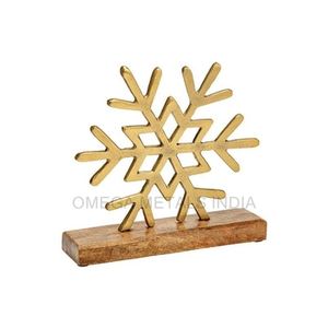 ของตกแต่งคริสต์มาสรูปเกล็ดหิมะดีไซน์ใหม่ ตัวเรือนสีทองพร้อมฐานไม้ ขายส่ง - Product Image 6