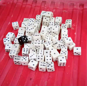 ลูกเต๋ากระดูกควายขาวพรีเมียม ขัดเงา ทำด้วยมือ อุปกรณ์เกมกระดาน ราคาดีที่สุด - Product Image 3