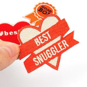 Nouveau patch thermocollant brodé avec logo personnalisé, à coudre ou thermocollant, avec support Velcro, pour vêtements, chapeaux, sacs, vente en gros, usine OEM, mode - Product Image 2