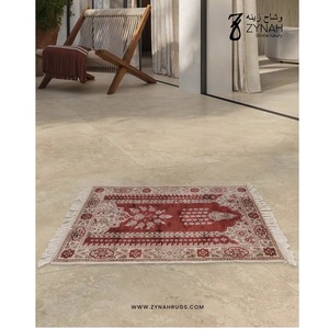 Alfombra de Oración Musulmana de Viscosa Hecha a Mano de Lujo, de la Mejor Calidad, para Adoración y Regalos, Disponible para la Venta - Product Image 3