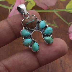 Pendentif Naja en turquoise naturelle et argent sterling 925, fait main, turquoise boulder, fer à cheval, bijoux vintage bohèmes pour femmes, vente en gros - Product Image 1