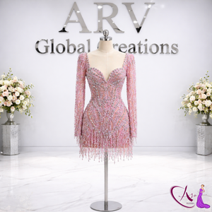 Robe courte à manches longues en perles de cristal rose |   Robe de soirée de luxe moulante à col cœur avec franges et pompons, idéale pour les cocktails et événements de créateurs - Product Image 2