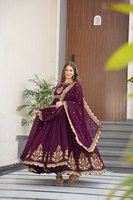 Tennecy Nuevo Conjunto de Vestido de Fiesta de Boda y Diwali de Diseñador con Dupatta, Completamente Cosido, de Georgette Sintética con Bordado de Hilo Zari y Lentejuelas