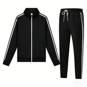 Survêtement uni tendance conçu pour un style de vie moderne, avec un tissu doux et respirant, une coupe décontractée et un look épuré et élégant pour tous les jours. - Product Image 3