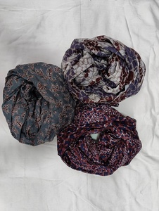 Écharpe en coton imprimée à motifs floraux, fabricant de foulards, 100x180 cm, paréo - Product Image 4