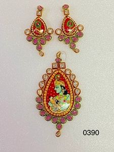 Conjunto de Collar y Pendientes Krishna, Pintado a Mano con Rubíes y Kundan, Chapado en Oro sobre Latón, Certificado por IGI, Joyería Tradicional India para Novias - Product Image 3