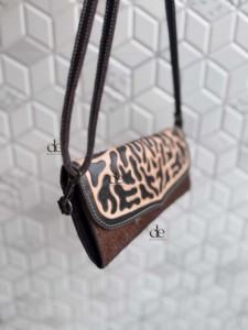 Nuevo y Último Modelo 2026: Cartera de Cuero Tallada a Mano con Pelo de Vaca, Estilo Western, Multiusos, para Mujer, Uso Diario - Product Image 2