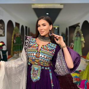 Robes afghanes Kuchi richement brodées avec dentelle afghane antique, magnifiques patchs antiques, robes afghanes Kuchi. - Product Image 5