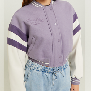 Blouson universitaire lilas et blanc pour femme, à manches longues, col montant, color-block, coupe courte, idéal pour le printemps - Product Image 4