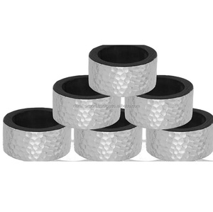 ห่วงใส่ผ้าเช็ดปากทำจากไม้มะม่วงเป็นมิตรต่อสิ่งแวดล้อมอุปกรณ์ทำเค้กระดับพรีเมียมพร้อมแท่นวางเค้กโลหะเงิน - Product Image 3