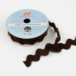 Cinta de Terciopelo Ric Rac Marrón Chocolate de 25 mm de Ancho con Borde Ondulado para Manualidades en Cuero, Embalaje de Regalos Rústico, Decoración del Hogar, Directo de Fábrica - Product Image 1