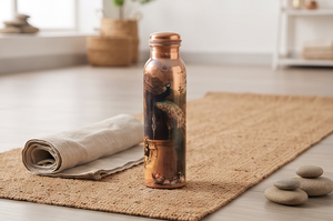 Bouteille d'eau artisanale en cuivre à motif paon, design vintage, élégante, écologique, avec couvercle et isolation thermique pour l'hydratation quotidienne – Idée cadeau - Product Image 2