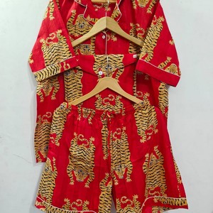 Ensemble de pyjama pour femmes à imprimé tigre rouge, manches courtes, col mandarin, vêtements de nuit décontractés, 2 pièces, coton tissé, vêtements d'été - Product Image 1