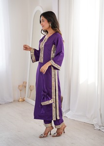 Tenue traditionnelle indienne en crêpe naturel avec dentelle à miroirs véritable, ensemble salwar kameez et dupatta en dentelle à miroirs véritable pour femmes - Product Image 2