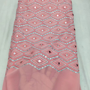 Sari de georgette sintética premium con bordado de espejo, ropa de fiesta con bordados elaborados, ropa étnica de diseñador para bodas y festividades, proveedor mayorista. - Product Image 1