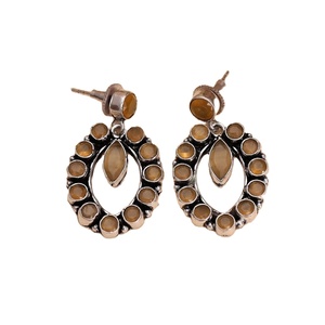 ต่างหูห้อยประดับหินโมนาลิซาสีเหลืองวินเทจเงินโบราณทรงกรอบทองเหลือง จัดส่งรวดเร็ว ราคาดีที่สุดสำหรับงานปาร์ตี้ของผู้หญิง - Product Image 6