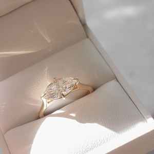 Anillo de Diamante Cultivado en Laboratorio CVD de 1.5ct, Corte Marquesa, Oro de 9K, D VS2, Anillo de Compromiso, Joyería Elegante, Regalo para Mujer, Anillo de Aniversario - Product Image 2