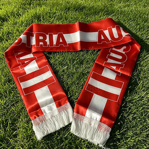 Bufanda de Fútbol Moderna con Tela Resistente, Tacto Suave y Aspecto Vibrante para Aficionados y Amantes del Deporte - Product Image 5
