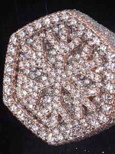 แหวนเพชรโมอิสซาไนต์ทรงเกล็ดหิมะ ประดับเพชรฮิปฮอป เงินแท้ 925 ชุบโรสโกลด์ โรเดียม แหวนผู้ชาย สไตล์บลิงค์ - Product Image 3