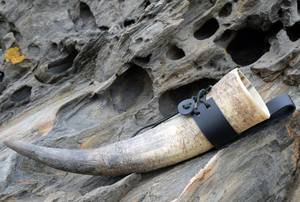Cuerno Vikingo de Búfalo Hecho a Mano de Alta Calidad, Material Orgánico Ecológico, Estilo Animal Pulido, Sostenible - Product Image 3