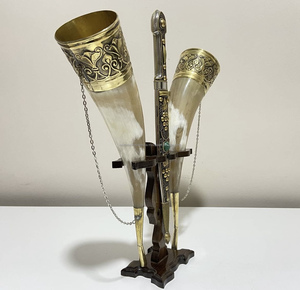 Corne à boire sculptée traditionnelle de style viking antique fabriquée à la main Ale Beer Mead Gravures personnalisées Collection antique - Product Image 2