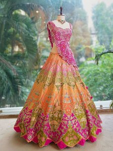 Nuevo Lehenga Choli de Diseñador con Estampado Digital Crepé y Bordado, con Shrug de Seda Banglori, Atuendo para Fiesta - Product Image 5