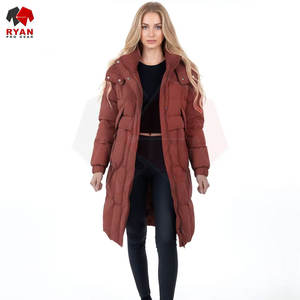 Elegante Abrigo Largo Acolchado para Mujer, Chaqueta Ligera con Capucha, Prenda Exterior de Poliéster - Product Image 1