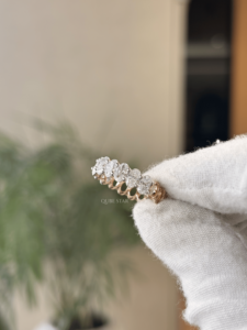 Bague demi-éternité en or massif 14 carats avec diamant de laboratoire raffiné taille ovale 1,80 carat VVS VS EF – Choix de luxe pour anniversaire - Product Image 3
