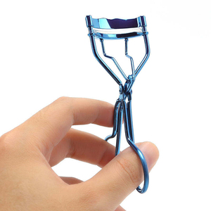Recourbe-cils professionnel en acier inoxydable bleu, outil de beauté portable pour cils, vente en gros - Product Image 3