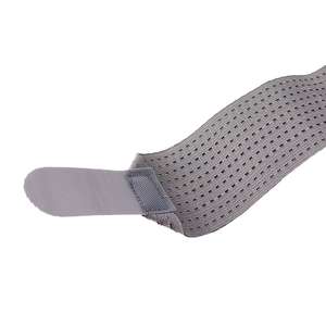 Guante de béisbol de cuero premium con diseño a prueba de golpes, protección para los dedos y muñeca, ligero y duradero. - Product Image 4