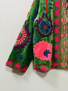 Chaqueta Bomber de Terciopelo Bordada a Mano con Diseño Suzani para Mujer, Elegante, para Todas las Temporadas, Moderna, con Estampado Floral y Cuello Alto - Product Image 5