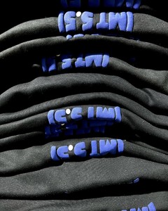 ชุดเสื้อฮู้ดสีน้ำเงินสำหรับผู้ชาย ผ้าทอเฟรนช์เทอร์รี่ สีพื้น สวมใส่สบายๆ ในฤดูร้อน กางเกงขาสั้นผูกเชือก ผลิตจากผ้าฝ้าย 100% - Product Image 6