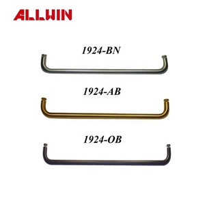 Toallero moderno de acero inoxidable para hotel con tirador y capacidades de diseño de calentador Modelo 3D incluido - Product Image 2