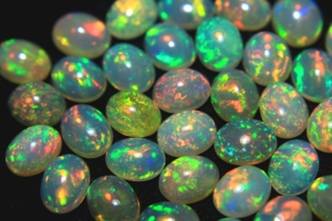 Opale d'Éthiopie naturelle ovale cabochon multicolore, pierre précieuse opale de feu, pierre de naissance d'octobre pour la fabrication de bijoux - Product Image 2