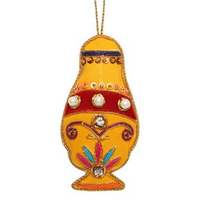 Ornement de Noël en velours satiné brodé personnalisé en gros de 4 pouces avec un motif de chameau et de renne, fabriqué à la main par Brazeal Studio - Product Image 2