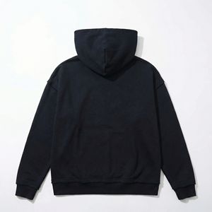 Sudadera con capucha negra con cremallera y motivo de llamas — Sudadera urbana con cremallera completa, detalles de tachuelas y bolsillos canguro |   Marca Privada OEM/ODM - Product Image 2