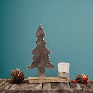 Porte-bougie de Noël en métal rustique avec base en bois, accent artisanal pour les fêtes, décoration de table pour une maison chaleureuse - Product Image 1