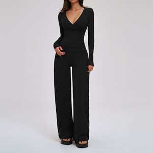 Conjunto Deportivo de 2 Piezas para Mujer, Personalizado, Color Sólido, Top de Manga Larga y Pantalones Cortos Acampanados, Poliéster/Algodón Felpa - Product Image 5