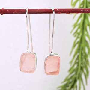 Boucles d'oreilles pendantes minimalistes en argent sterling avec quartz rose brut, bijoux en pierres précieuses naturelles - Product Image 5