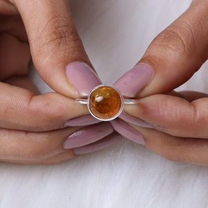 Bague en argent 925 avec pierre d'ambre, sertie de pierres, style minimaliste, pour femme, à porter au quotidien - Product Image 2