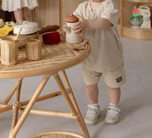 Ensemble table et tabourets en rotin Nhat Minh pour enfants, rond, rustique, mobilier d'extérieur durable, taille enfant - Product Image 2