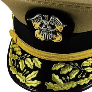 หมวกทรงพิธีการ OEM พร้อมปีกหมวกปักดิ้นทอง ขายส่งหมวกทรงแหลมแบบยูนิฟอร์ม พร้อมตราปักดิ้น ป้ายตราสัญลักษณ์ - Product Image 3