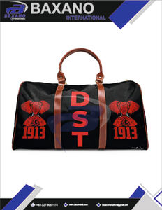 กระเป๋าเดินทางลายช้าง Delta Sigma Theta Sorority รุ่น 1913 DST Sorority Essentials สีแดงและสีดำ กระเป๋าเดินทางสุดหรูสไตล์สปอร์ต - Product Image 4