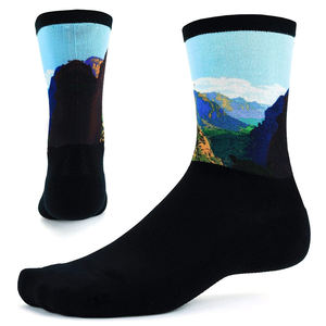 Chaussettes de sport athlétiques pour femmes à bas prix, personnalisées avec impression par décharge, fabrication pakistanaise, vente en gros - Product Image 1
