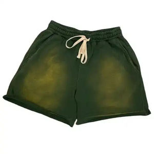 Shorts clásicos con lavado ácido y acabado desgastado, tela cómoda y ajuste sencillo, que ofrecen un look diario atemporal y elegante. - Product Image 1