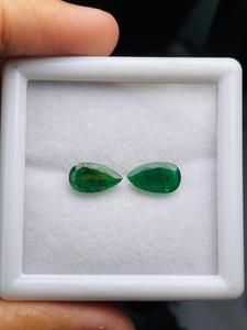 Émeraudes naturelles de Zambie, taille poire, paire, excellente qualité, superbe lustre, belle couleur, coupe et polissage parfaits pour la création de bijoux. - Product Image 2