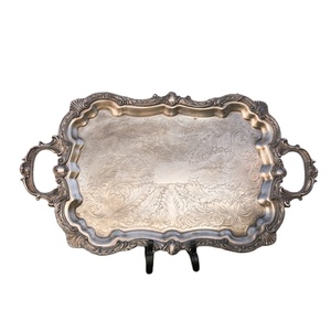 Plateau en laiton de forme rectangulaire fait à la main vaisselle de conception antique plateau décoratif en métal pour l'utilisation d'ustensiles de cuisine - Product Image 1